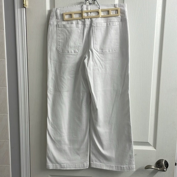 NWT Northern Reflections White Crop Wide Leg Ankle Pants with Tan Buttons Size 4 - Picture 3 of 7